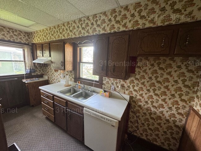 Building Photo - $899 - 2 bed 1 bath - Single Family Home