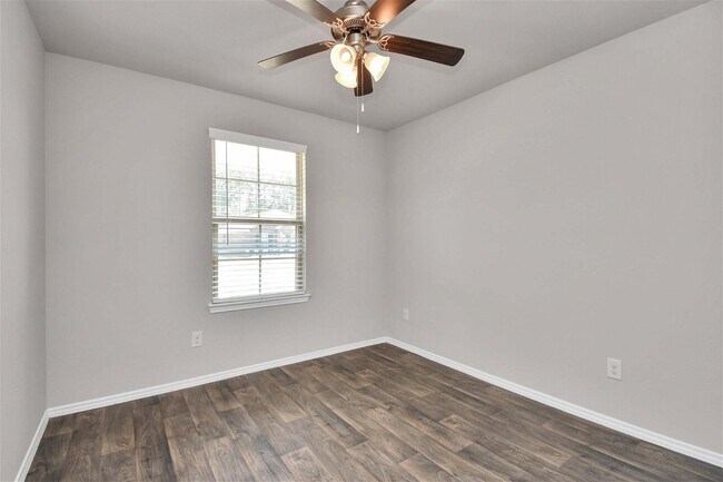Foto del edificio - 14087 Crystal Cave Ln