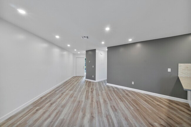 Foto del edificio - 273 NW 36th Ave