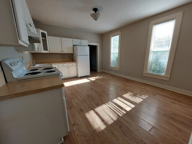 Foto del edificio - Gorgeous 3 bedroom, 1 bath home south of Haysville