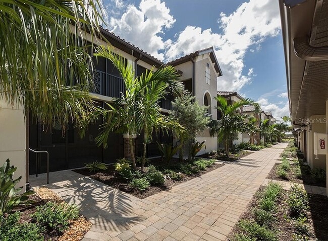 Photo - 5528 Palmer Cir Apartment