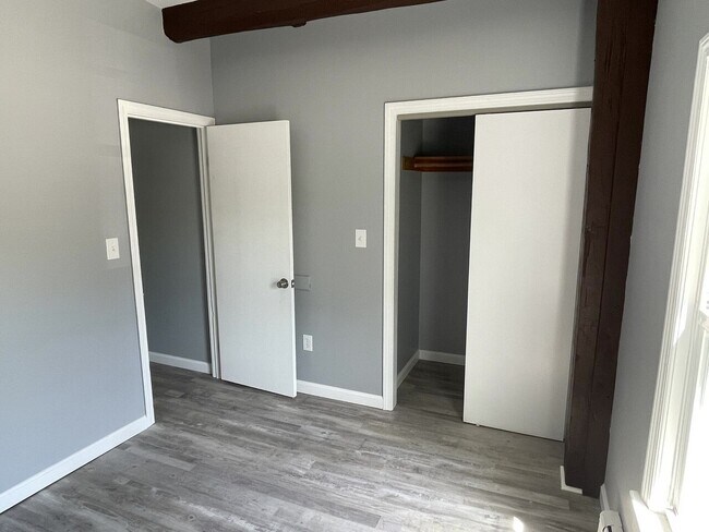 Foto del edificio - 196 N Main