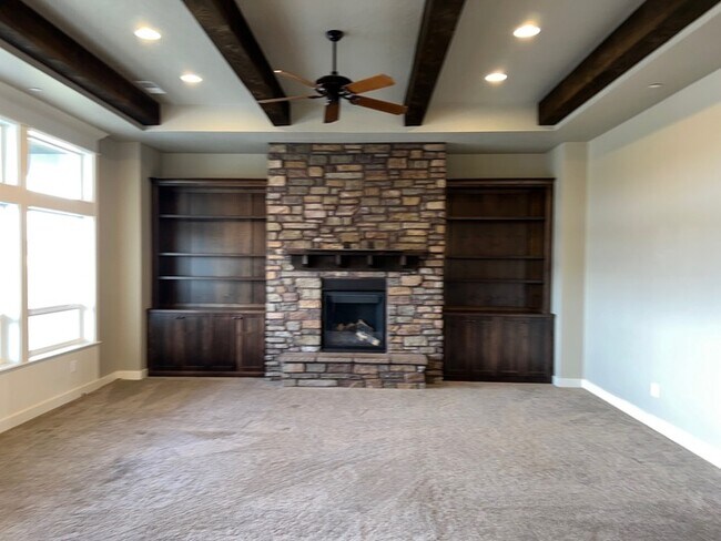 Foto del edificio - Gorgeous North Eagle 3bed 2.5bath Home