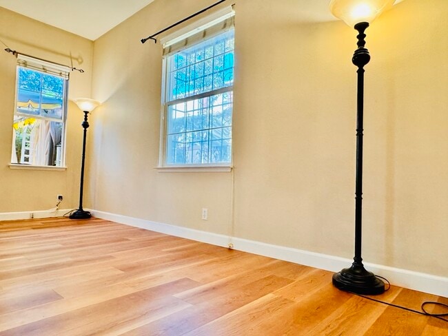 Building Photo - 2652 Basswood Dr