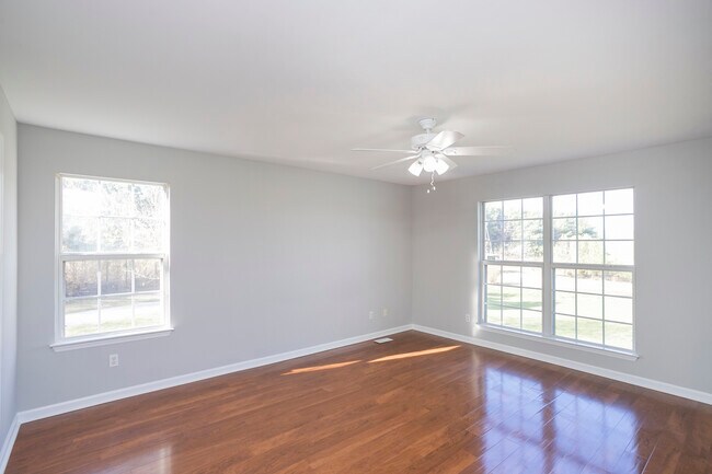 Foto del edificio - 1021 Pond Switch Rd