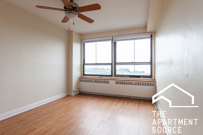 Building Photo - 4180 N Marine Dr