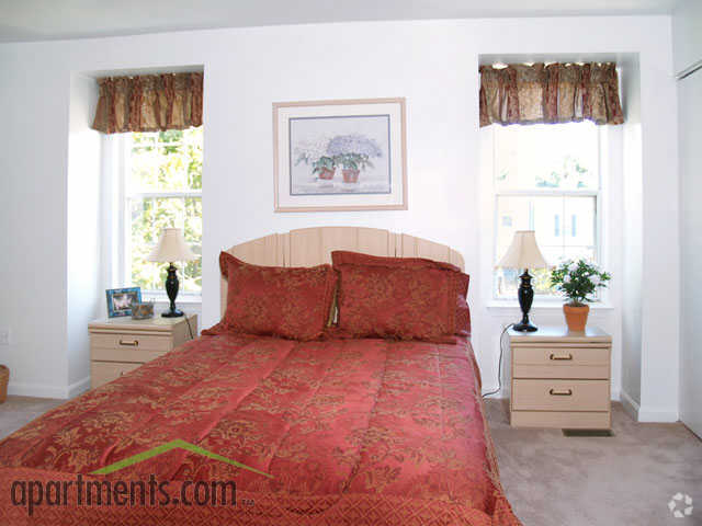 First Bedroom - Greenhills Apartments LP
