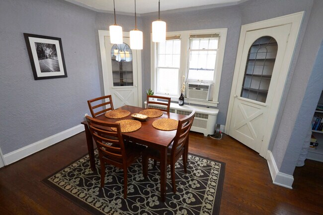 Foto del edificio - 4025 N Stowell Ave