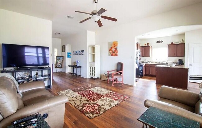 Foto del edificio - 19600 Per Lange Pass