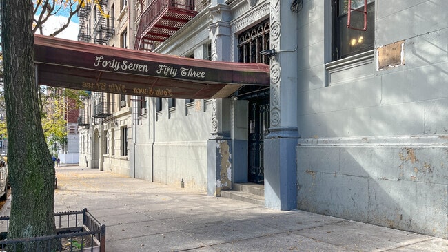 Building Entrance - 47 Fort Washington Ave