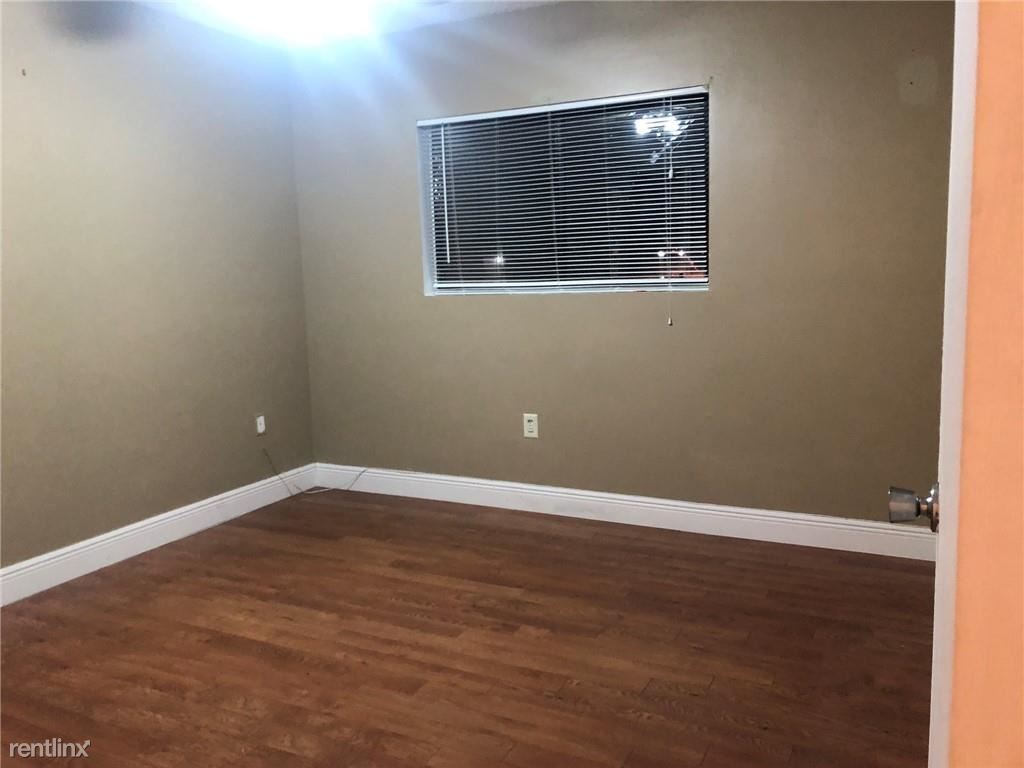 Building Photo - 1 br, 1 bath Condo - 281 S Hollybrook Dr