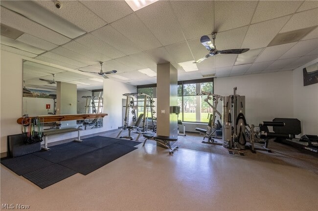 Building Photo - 1 Lakeshore Blvd