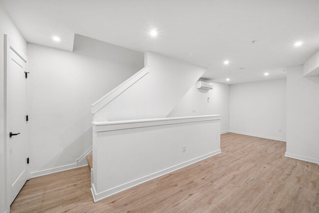 Building Photo - 933 N 29th St