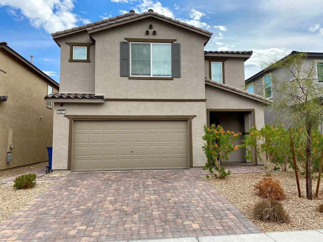 Primary Photo - 4/BD 3/BA Sleek, Spacious & Designed to Im...