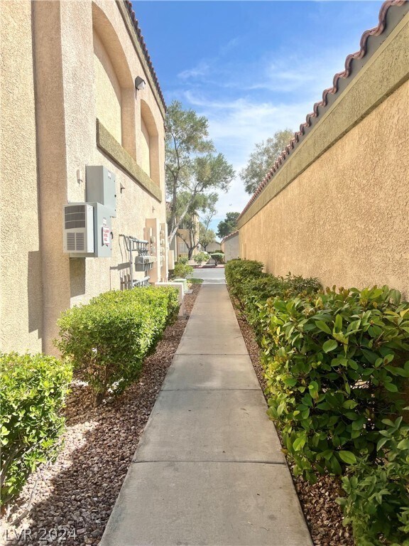 Building Photo - 7885 W Flamingo Rd