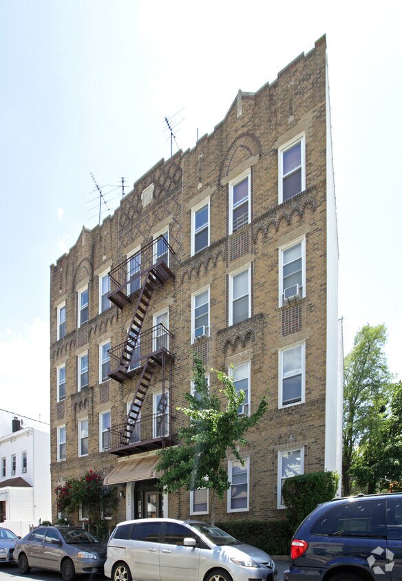 Building Photo - 332 90th St