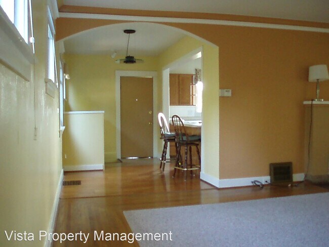 Building Photo - 3 br, 1 bath House - 414 E Division Ln