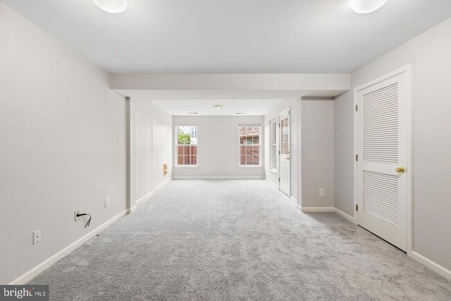 Foto del edificio - 13700 Barksdale Dr