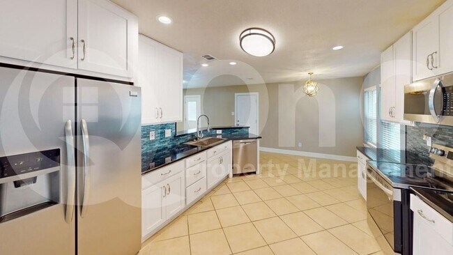 Foto del edificio - 612 Woodland Manor Dr