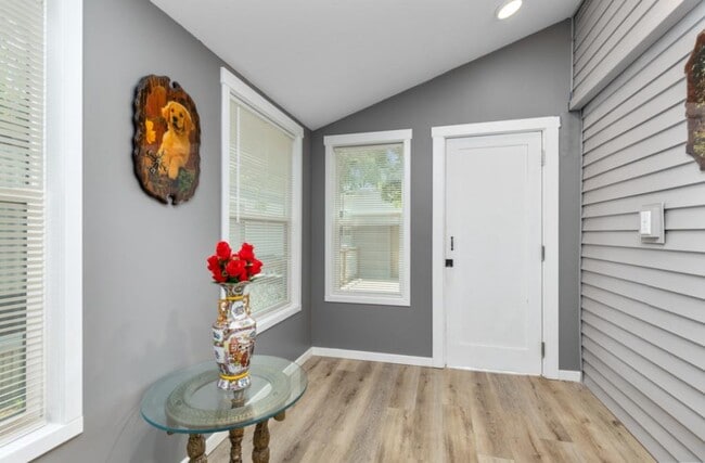 Foto del edificio - 852 Tarpon St SW