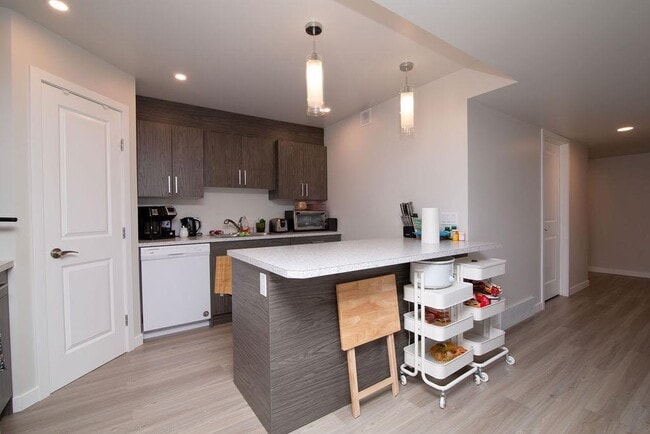 Building Photo - 40 Pacific Ave