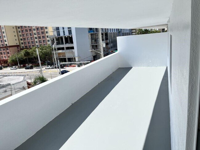 Foto del edificio - 36 NW 6th Ave
