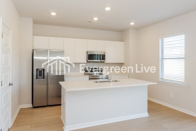 Building Photo - 17753 Denham Cir