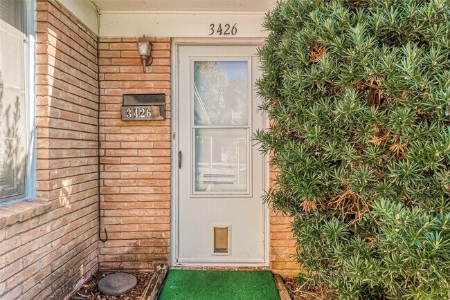 Foto del edificio - 3426 Bradford St