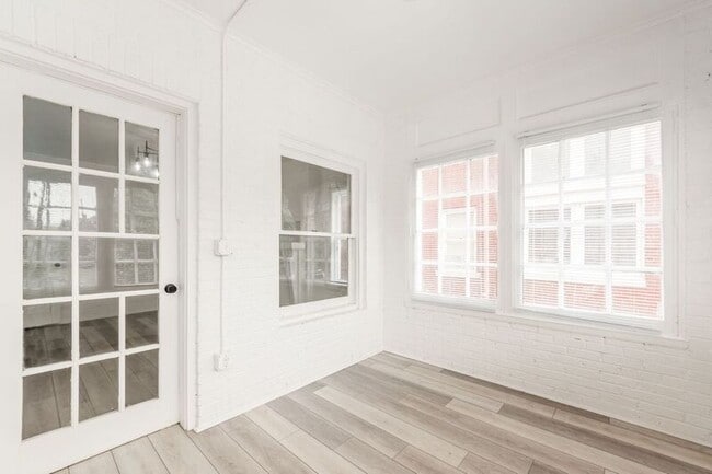 Building Photo - 58 N 20th St