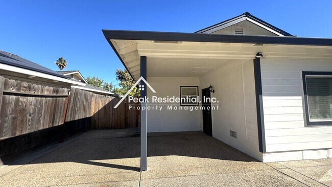 Building Photo - Nicely remodeled 3 bedroom in the Arden Ar...