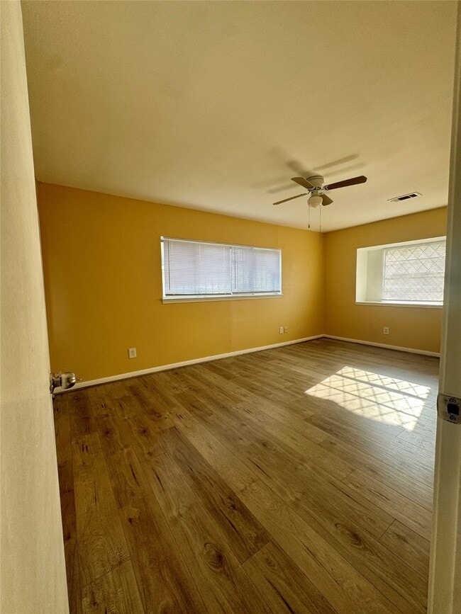 Building Photo - 8418 Hazen St