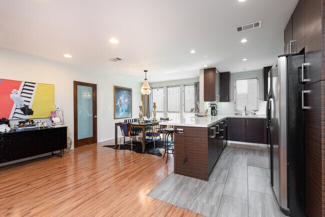 Foto del edificio - 1620 Malcolm Ave