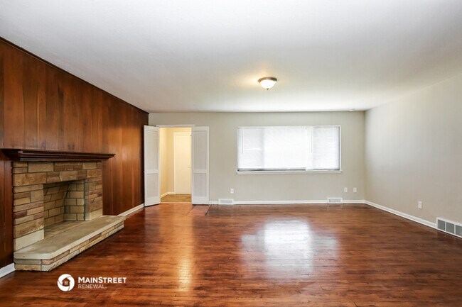 Building Photo - 688 Radford Dr