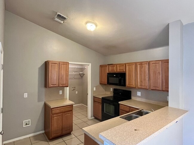 Building Photo - Cute 3 Bed, 2 Bath In Deer Creek Schools
