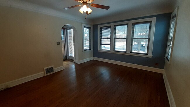 Foto del edificio - 508 S Wisconsin Avenue, Villa Park, IL, 60181