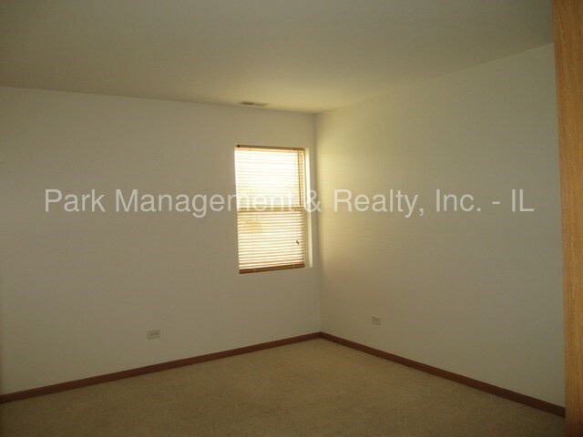 Building Photo - 25938 Derby Dr