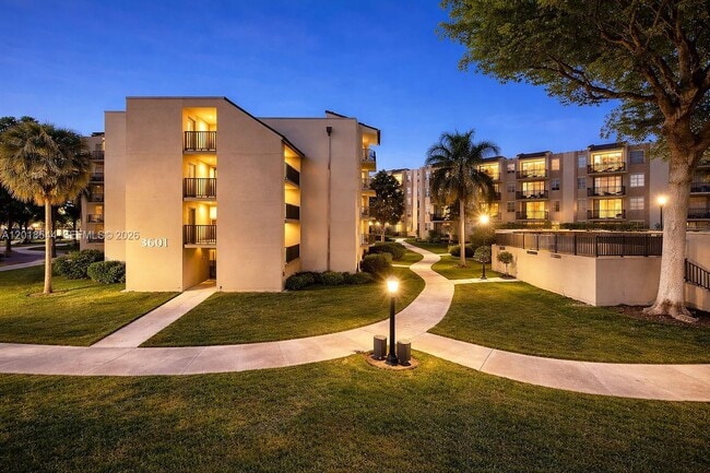 Building Photo - 3581 SW 117th Ave