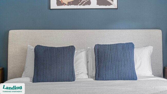 Building Photo - 2000 E Lake Pkwy