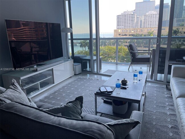 Foto del edificio - 495 Brickell Ave
