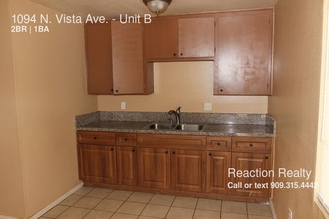 Building Photo - 1094 N Vista Ave