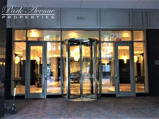 Building Photo - 230 S Tryon St
