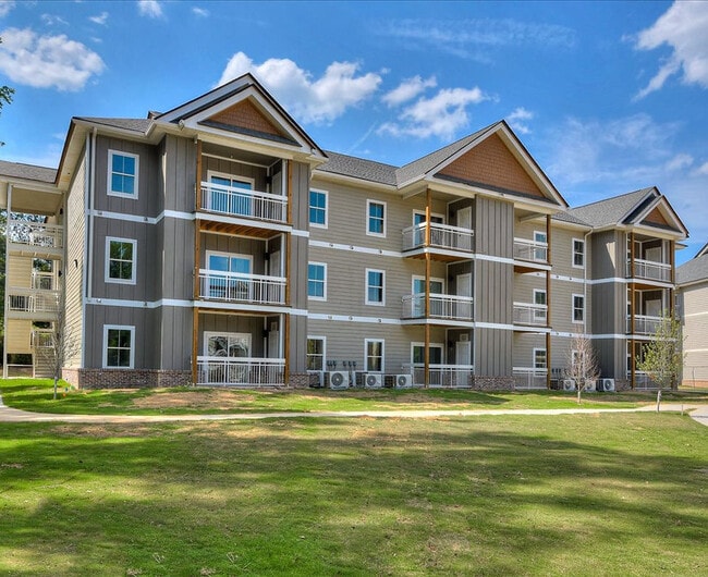 Building Photo - The Crossing Apartments