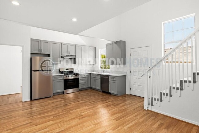 Photo - 523 B St Apartment