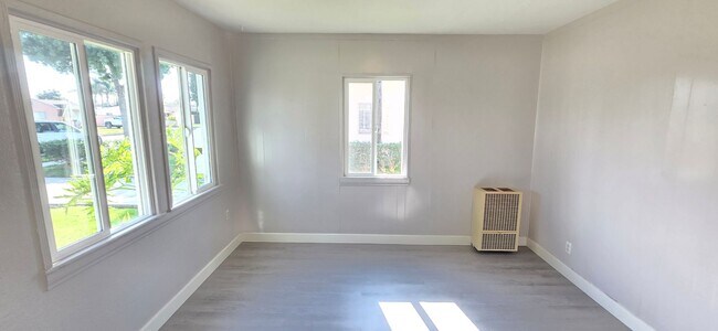 Foto del edificio - 13109 Barlin Ave