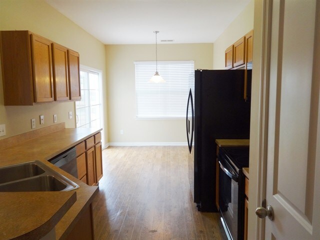 Foto del edificio - 578 English Oak Cir