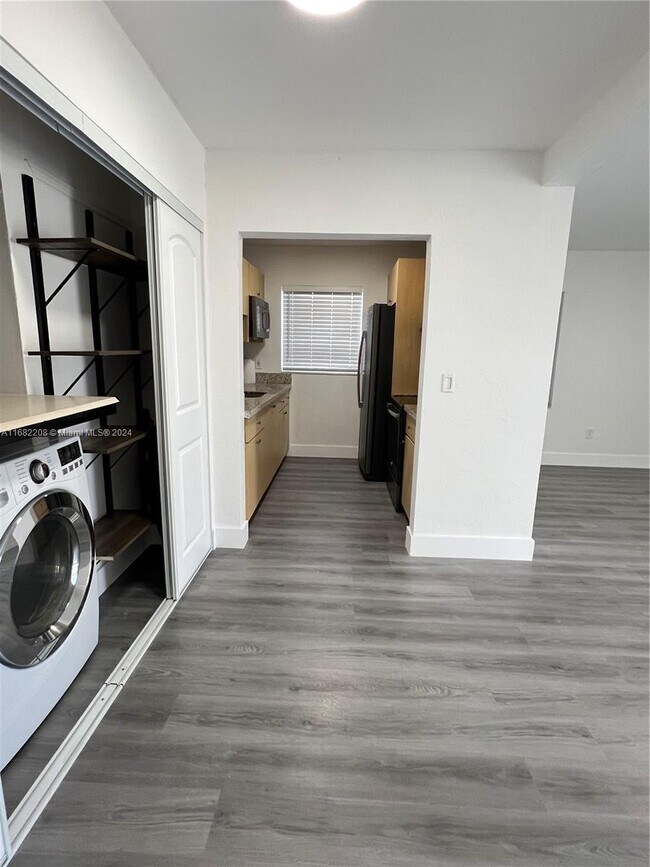 Foto del edificio - 3140 SW 23rd St