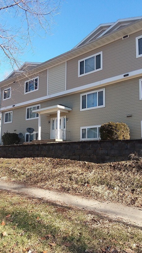 Building Photo - 514 S Lucas St