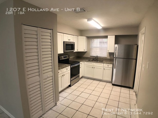 Building Photo - 1207 E Holland Ave
