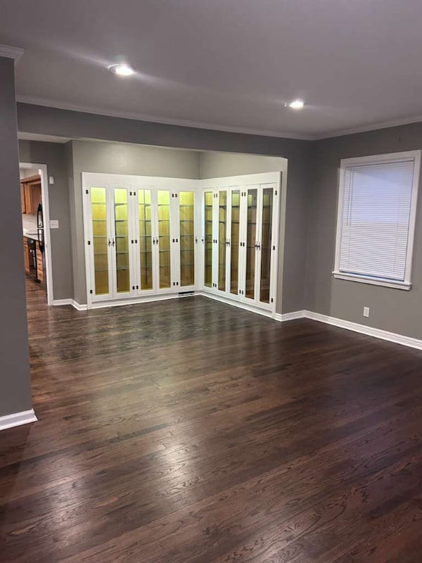 Building Photo - 215 W 89th St