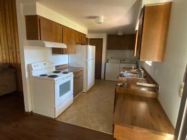 Foto del edificio - 2 bed 1 bath in Hamilton